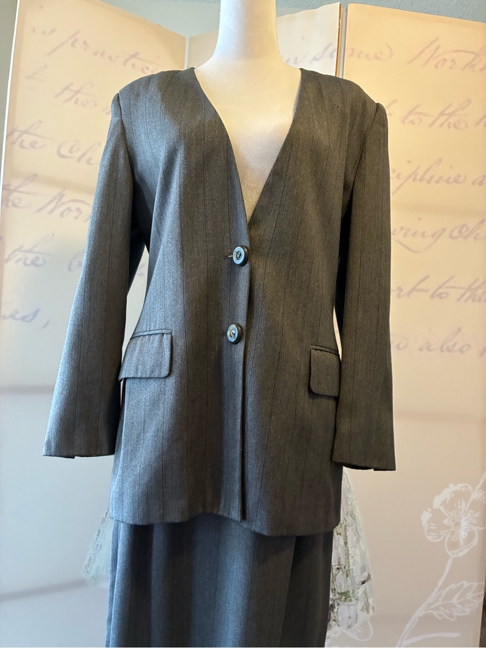 Oleg Cassini Gray Suit V-Neck Two-Button Blazer with Skirt
